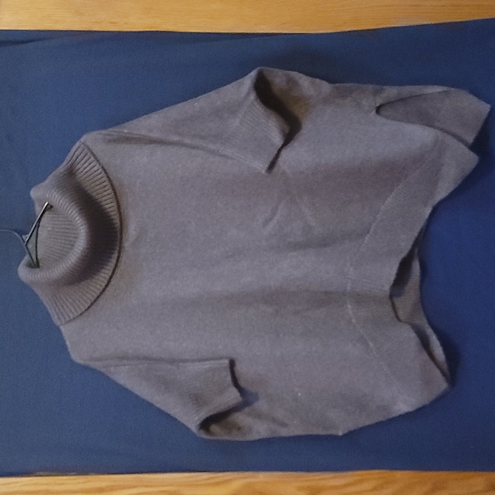 Old navy sweater, size M/LG, brown